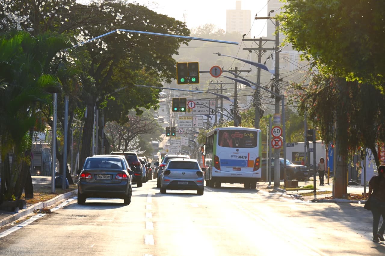 Mobilidade urbana de Goiânia ganhou reforço com entrega de um conjunto de intervenções no Corredor da Avenida Universitária | Foto: Alex Malheiros
