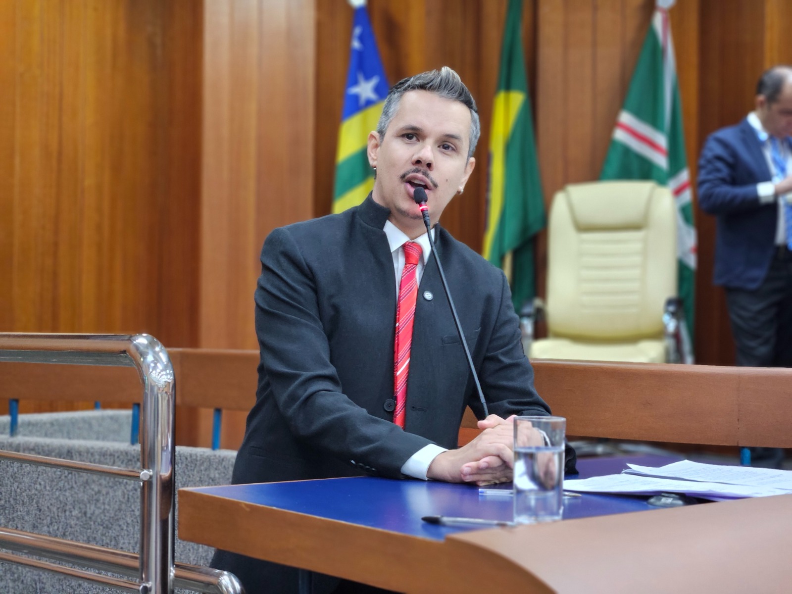 “Sandro Mabel está entre os cinco prefeitos mais mal avaliados do Brasil”, afirma Fabrício Rosa, PT