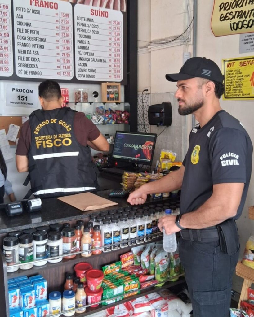 A Polícia Civil de Goiás deflagrou nesta quarta-feira, 11, a Operação Cash Cow, que visa desarticular um esquema milionário de sonegação fiscal no setor frigorífico e no comércio de carnes em três municípios goianos.