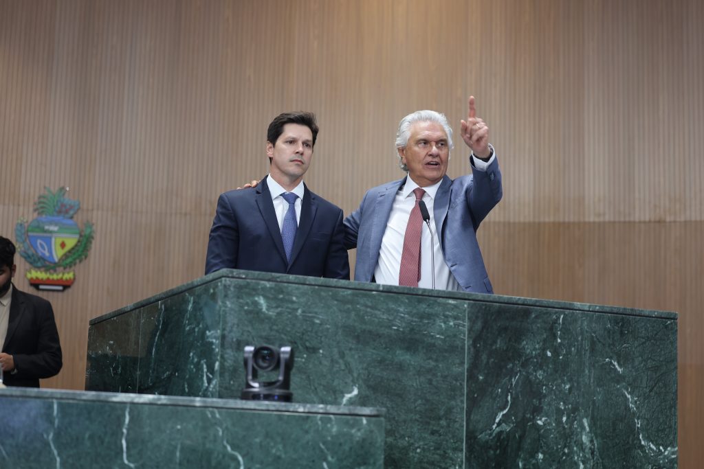 O governador Ronaldo Caiado anuncia que enviará à Assembleia Legislativa de Goiás projeto de lei para extinguir o Fundo Estadual de Infraestrutura, o Fundeinfra, e encerrar a chamada taxa do agro.