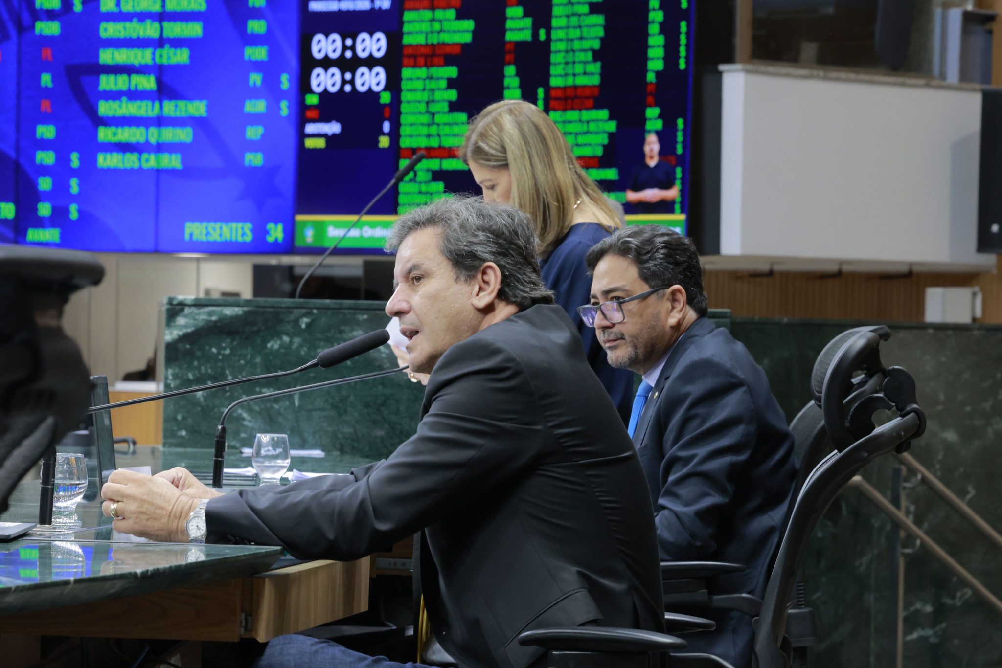 A Assembleia Legislativa de Goiás aprovou, em definitivo, nesta quinta-feira, o reajuste das pensões pagas às vítimas do acidente com o césio-137, em Goiânia.