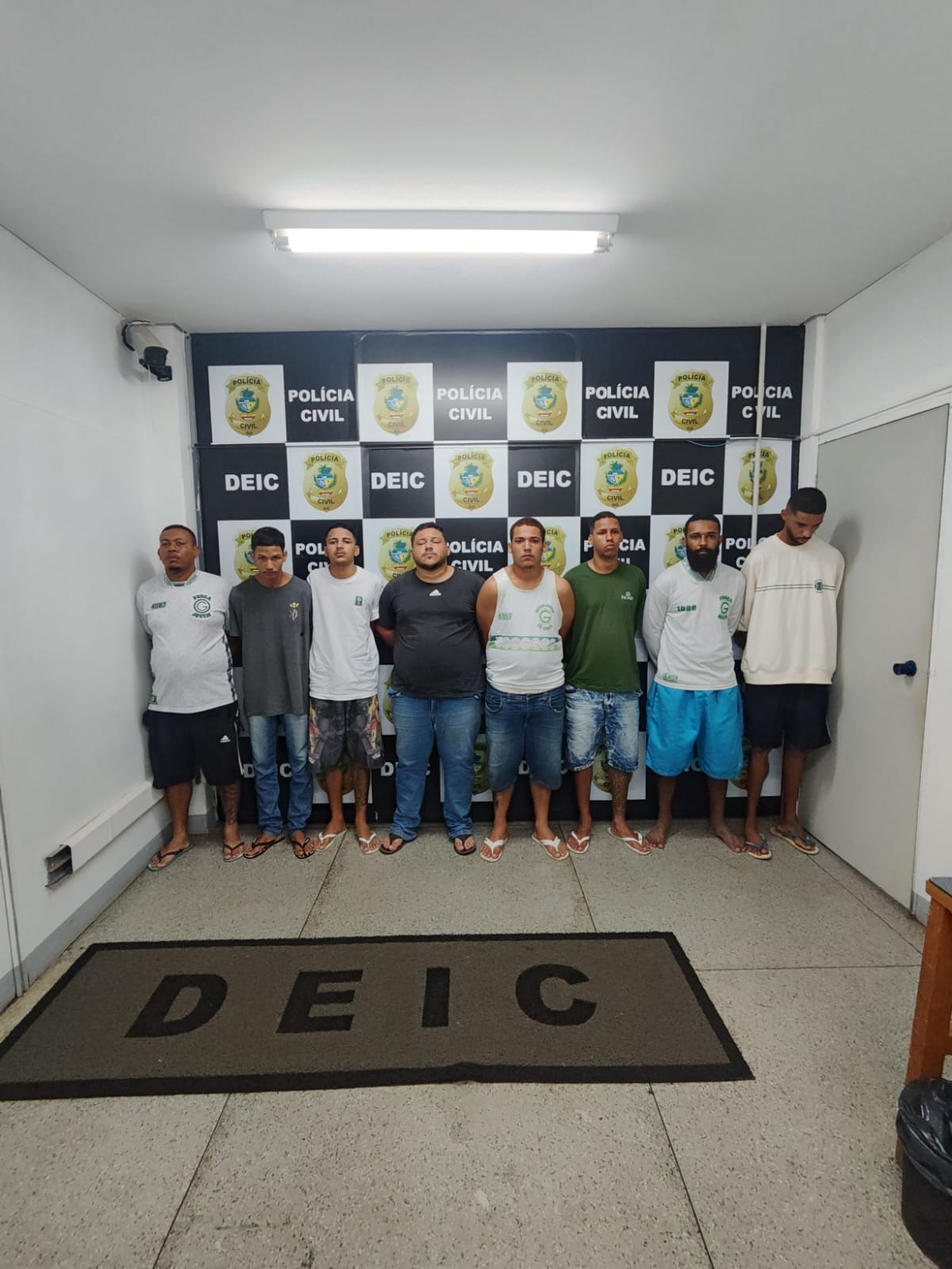 Uma operação integrada das forças de segurança de Goiás mira, nesta terça-feira, integrantes da torcida organizada Força Jovem, do Goiás Esporte Clube. Os alvos são suspeitos de ataques e emboscadas contra torcedores de times rivais.
