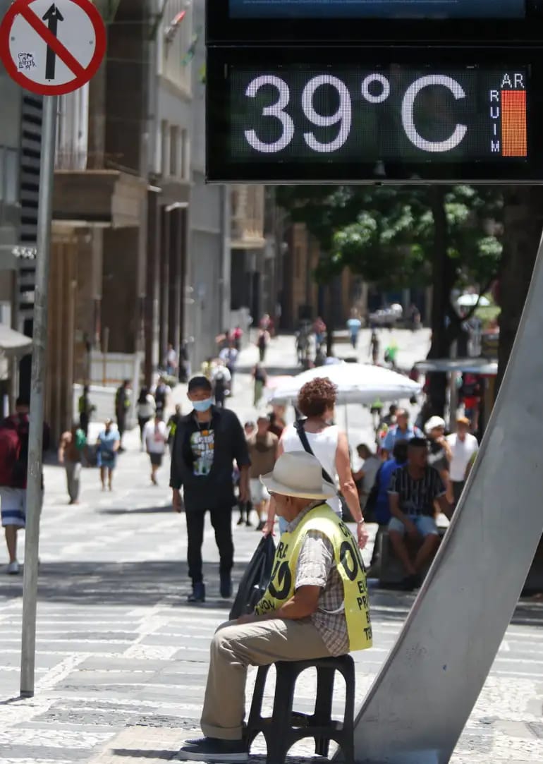 Goiás e outros estados brasileiros estão sob alerta para calor neste fim de semana
