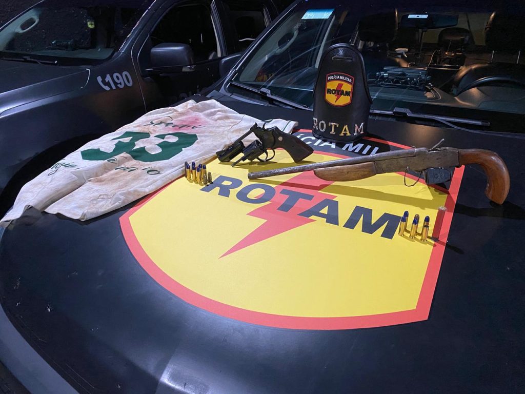 uma briga entre torcedores de Goiás e Vila Nova terminou com a morte de um homem e deixou outras duas pessoas feridas na noite de domingo, 22, em Goiânia.