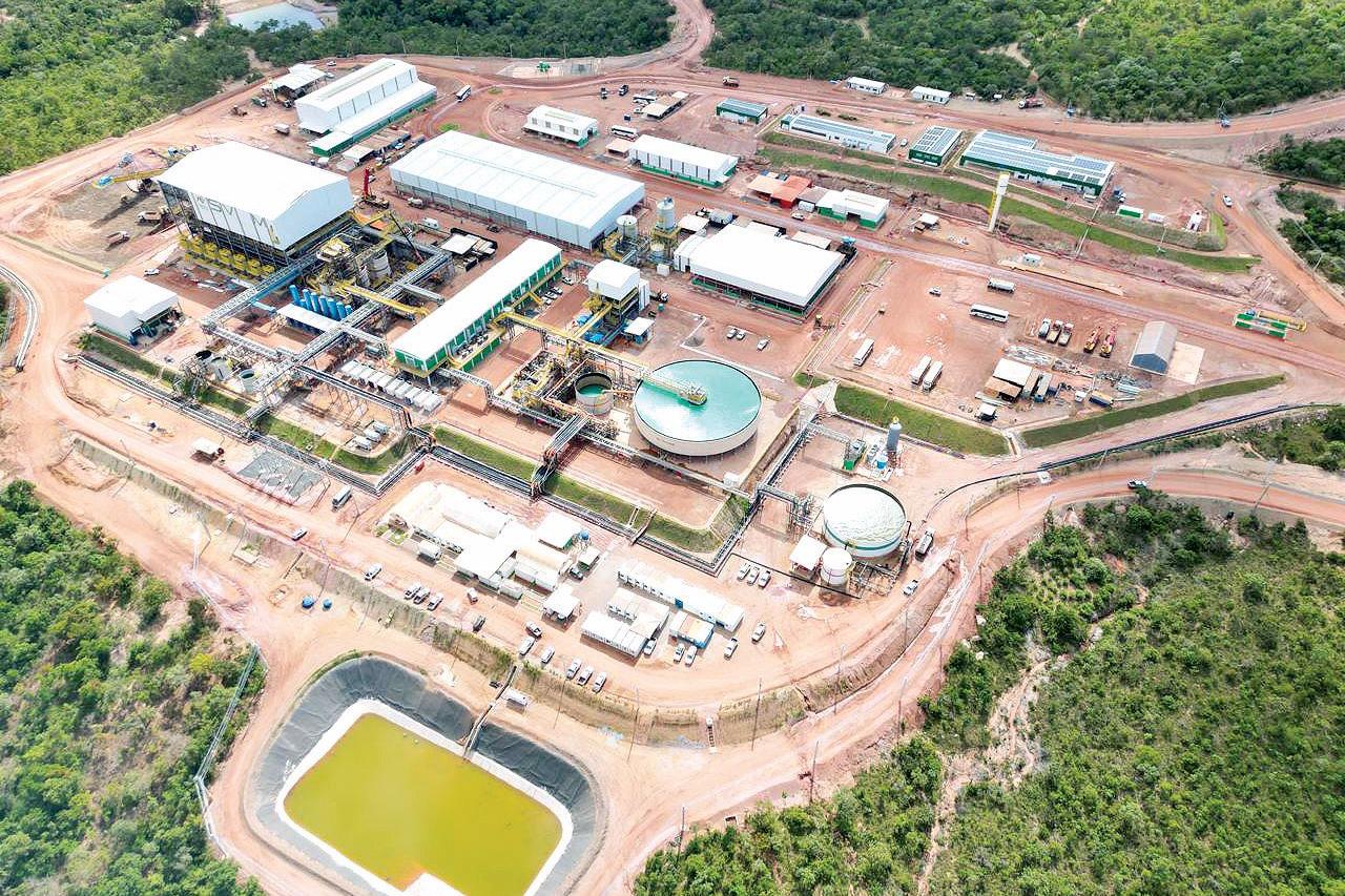 Mina de terras raras em Goiás é adquirida por empresa americana por R$ 2,8 bilhões