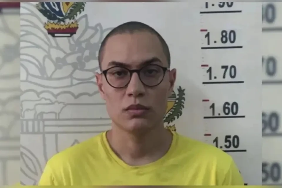 O influenciador Raphael Sousa Oliveira, de 31 anos, deixou o Núcleo Especial de Custódia do Complexo Prisional de Aparecida de Goiânia na tarde desta quinta-feira, 14,